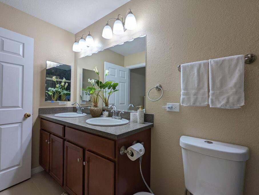 3Bed & 2Bath Property Couple Minutes From Siesta Key Beach & Downtown Сарасота Екстер'єр фото